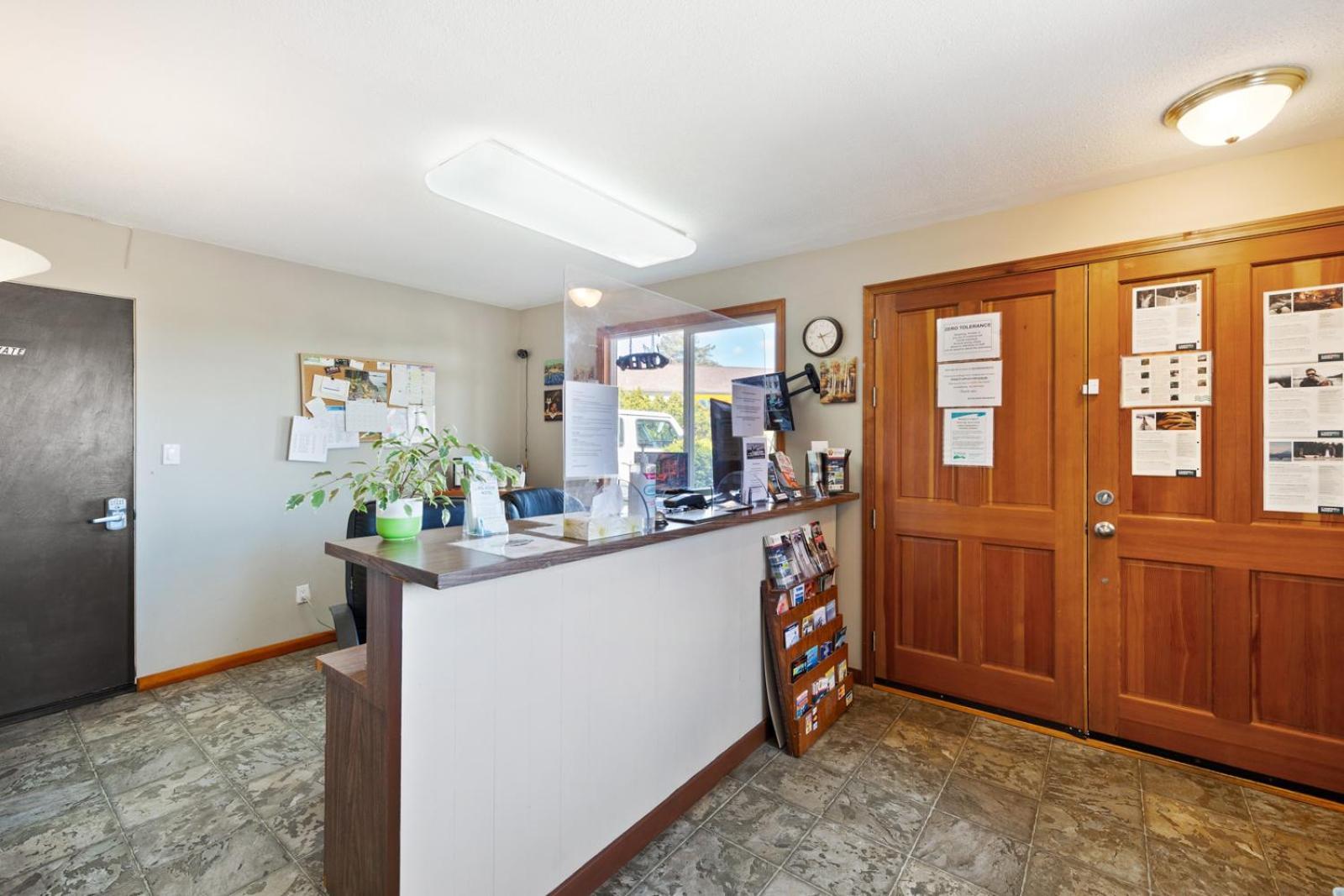 Big Rock Motel Campbell River Exterior photo