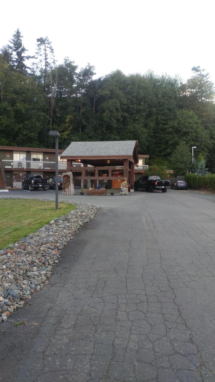 Big Rock Motel Campbell River Exterior photo